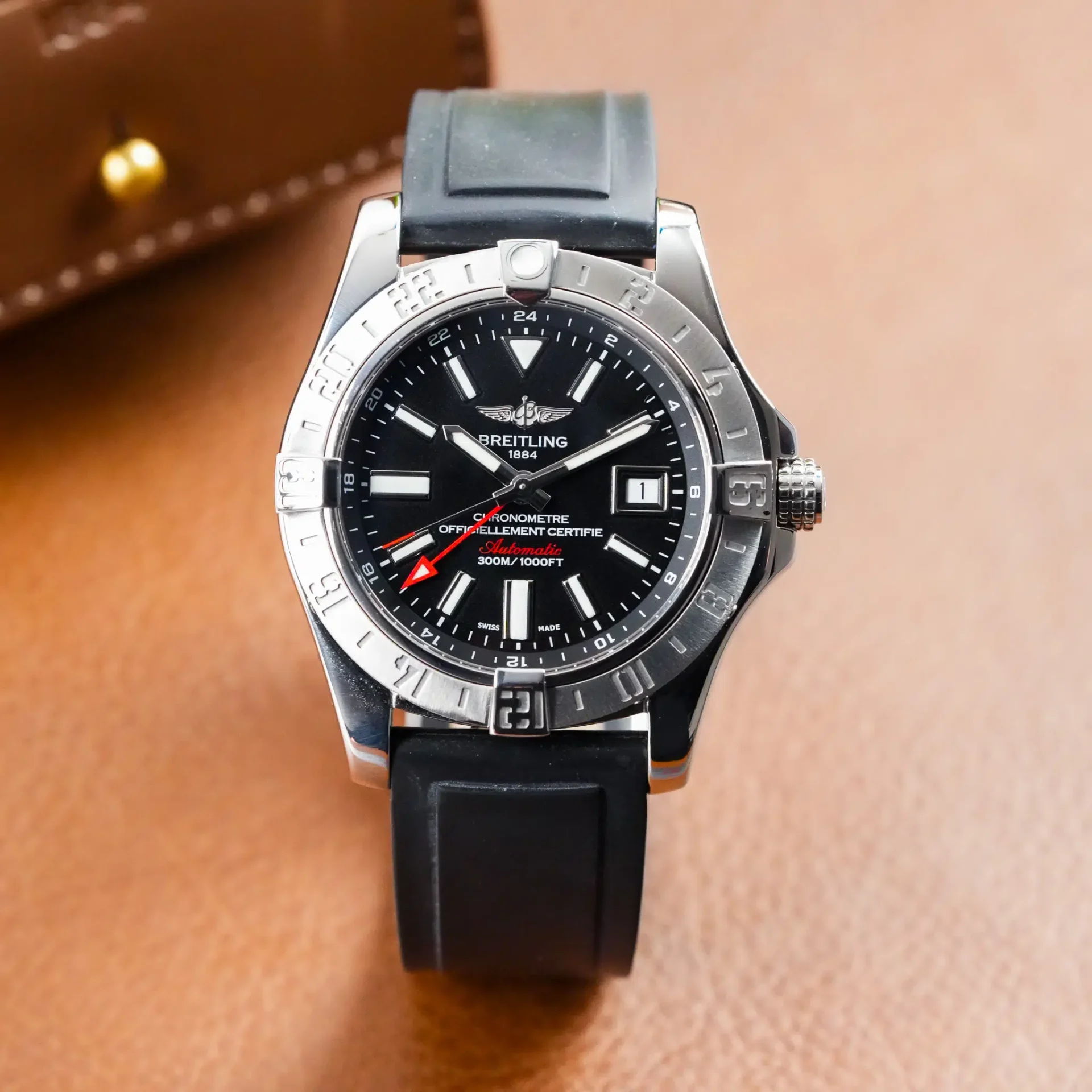 Breitling Avenger II GMT A32390 - Görsel 3