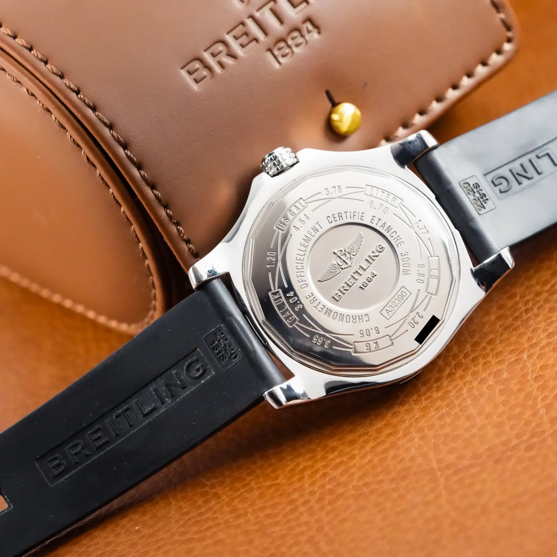 Breitling Avenger II GMT A32390 - Görsel 11
